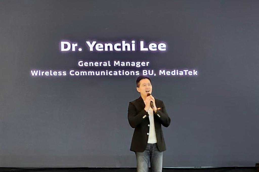Mediator lain menggambarkan generasi lain dari perangkat di cloud