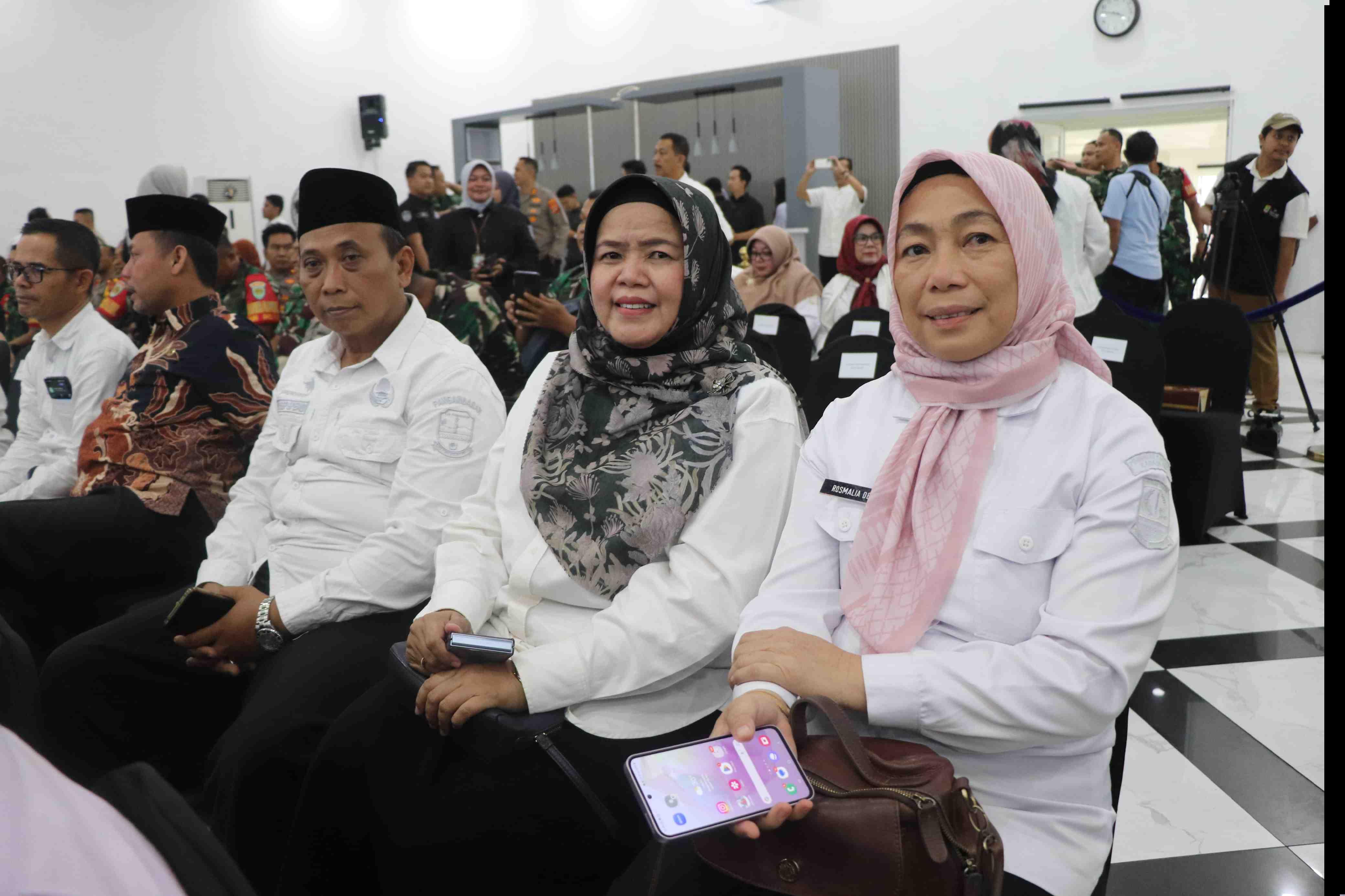 Disnaker Mengumumkan Penutupan Tiga Perusahaan di Bekasi Regina Karena Kondisi Bisnis Global